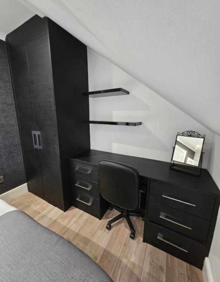 Luxury Double Room With Private Bathroom Edinburg Exteriör bild