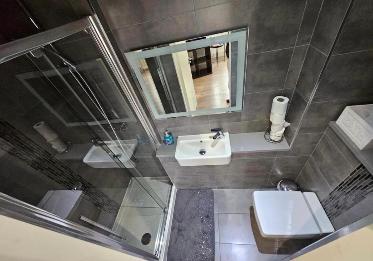 Luxury Double Room With Private Bathroom Edinburg Exteriör bild